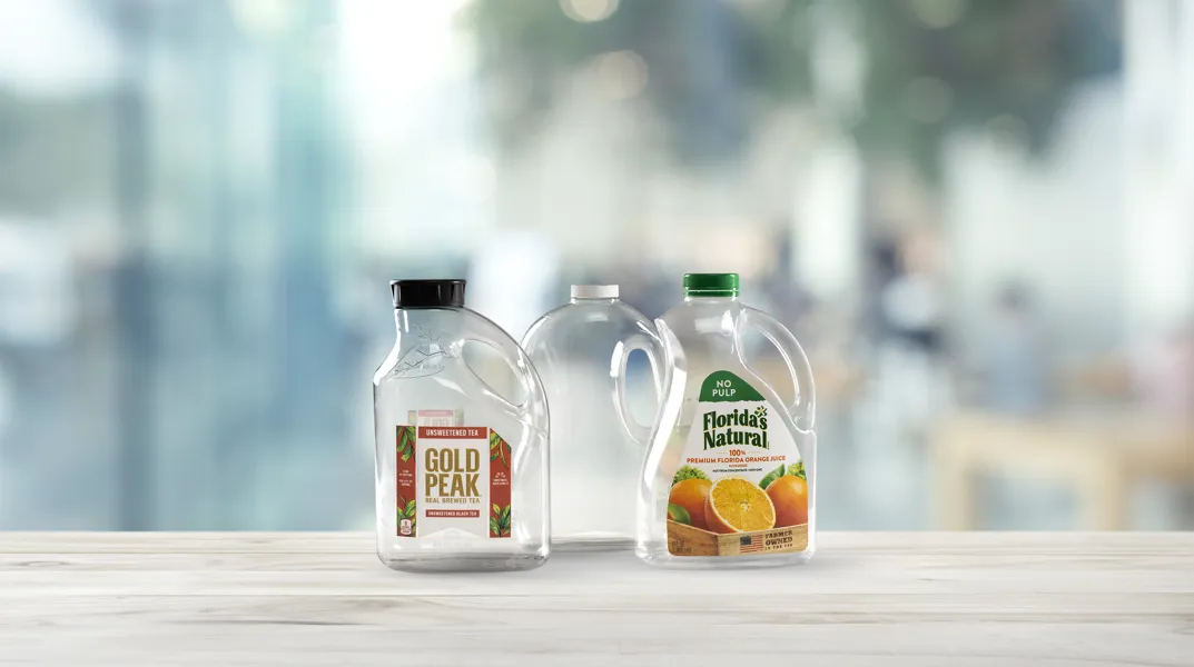 Transparente Flasche aus PET, produziert mit Bekum-Extrusionsblasformtechnologie
