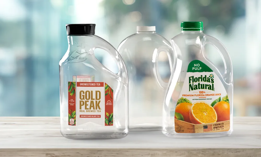 Transparente Flasche aus PET, produziert mit Bekum-Extrusionsblasformtechnologie